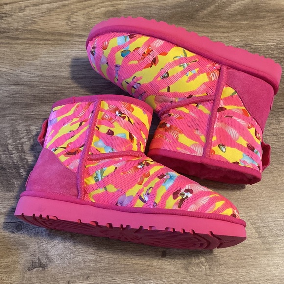 Ugg Classic Mini Tiger Flower with Sequins Pink Womens - Picture 4 of 5